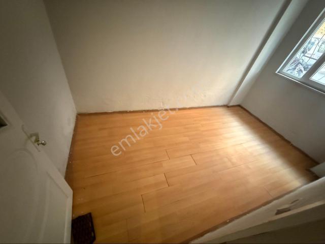 Aydın İnş.esentepe Mh 2+1 80m2 Bahçe Katı Yabanci Aile Uygun Yerden Isıtmalı