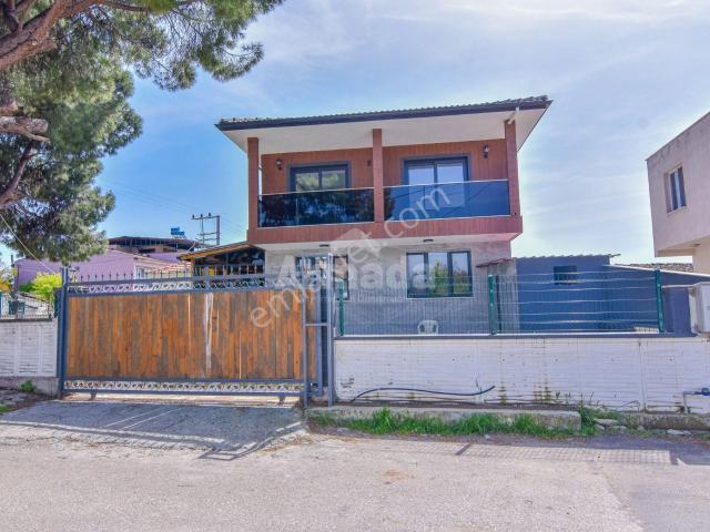 Aydın İncirliova Erbeylide Satılık Köşe Konum Villa