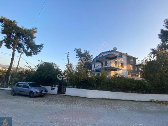 Aydın Kuşadası Efes Evlerinde Satılık Köşe Konumlu Fırsat Villa