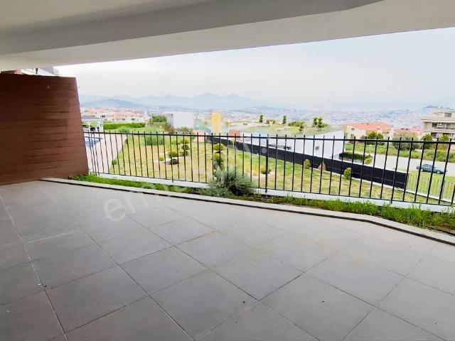 Aydın Kuşadası Ege Mahallesi Nde Satılık 3+1 Daire