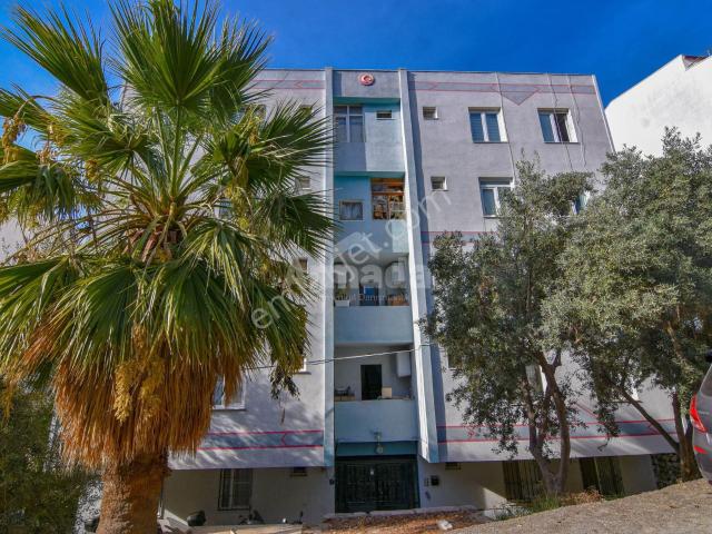 Aydının Kuşadası İlçesi Kadınlar Denizinde Satılık 2+1 Daire