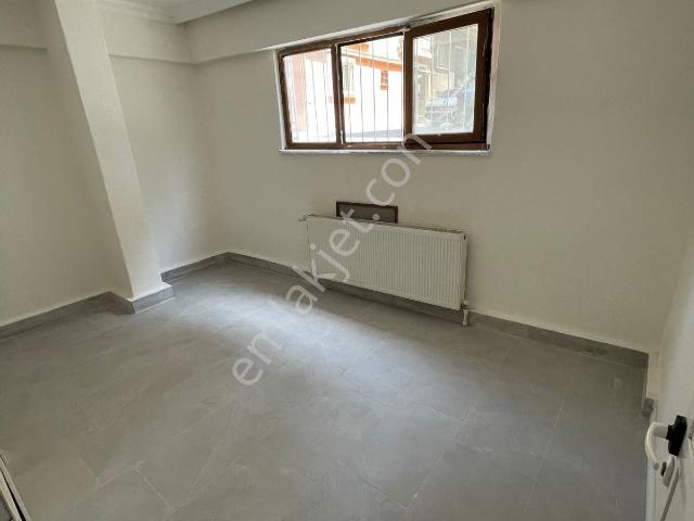 Aydın Nazilli Altıntaş Mahallesinde Satılık Doğalgazlı Yarı Bodrum Komple Tadilatlı Daire
