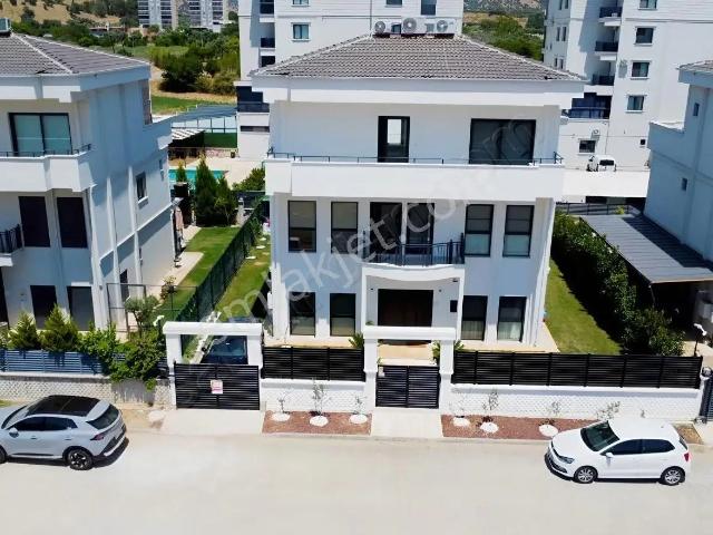 Aydın Nazilli Dallıca Mahallesi Satılık Eşyalı Tripleks Villa