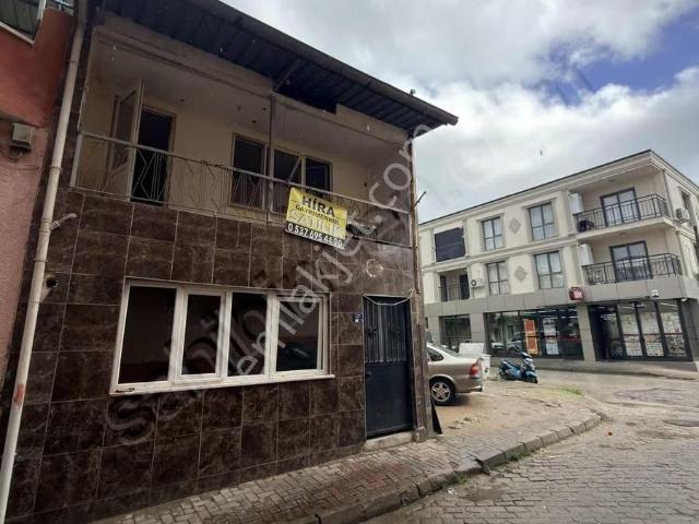 Aydın Nazilli Kurtuluş Mahallesinde Cadde Üstü