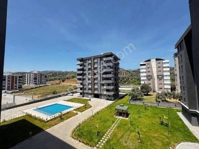 Aydın Nazilli Yıldıztepe Mahallesininde 3+1 Havuzlu 160m2