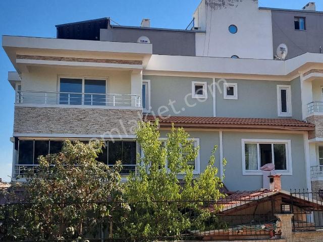 Aydın Nazilli Yöntem Emlaktan Yıldıztepe Mahallesinde Doğalgazlı Kiralık 5+1 Tribleks Havuzlu Villa