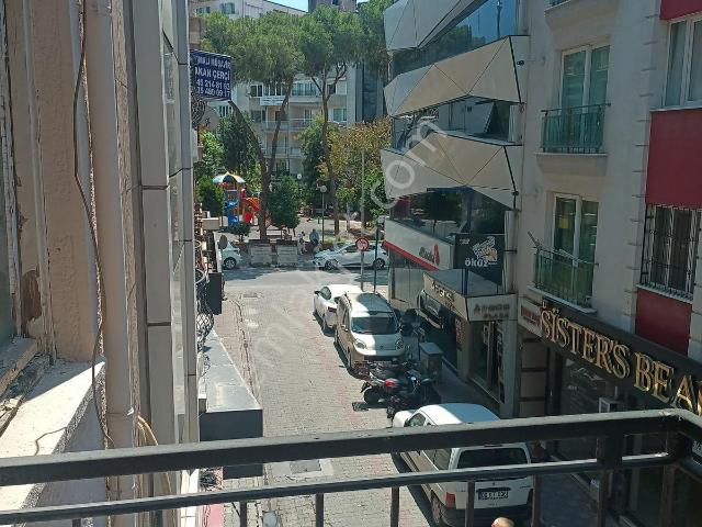 Aydın Satılık Cumhuriyet Mah. 3+1 Daire Tadilat İstiyor