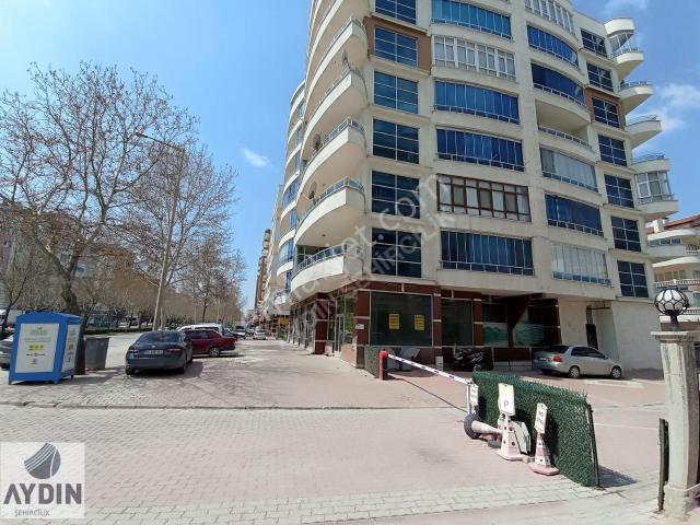 Aydın Satıyor'dan Fetih Caddesi Üzeri 3+1 Geniş Daire