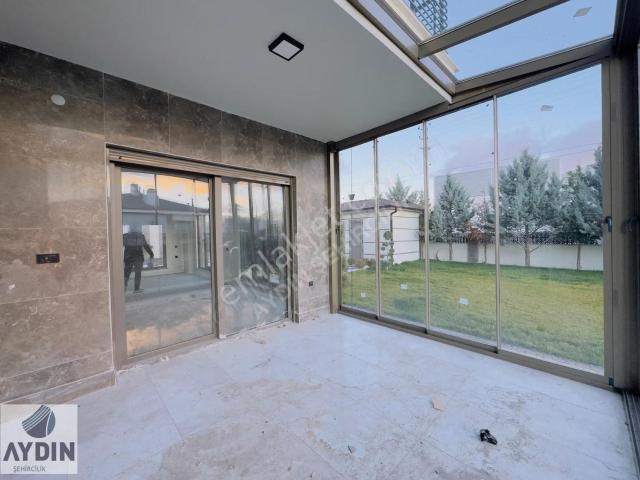 Aydın Satıyor'dan Lalebahçede Ultra Lüx 4+1 Villa