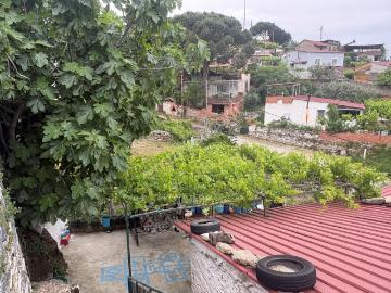 Aydın Söke Bağarası İki Evlı Köy Evı Ve Bahçesi