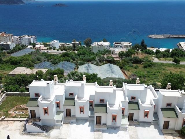 Aydıncık Emlaktan Satılık Villa Havuzu