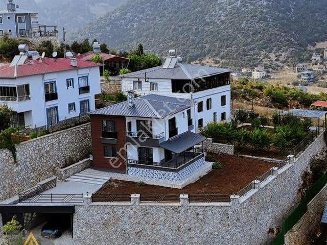 Aydın'dan Bekiralanında 5+1 Yeni Yapı Ultra Lüks Villa