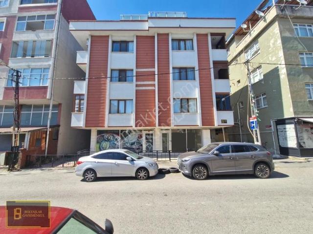 Aydınevlerde metroya 3 Dk cadde Üstü,2.kat,balkonlu,geniş 3+1