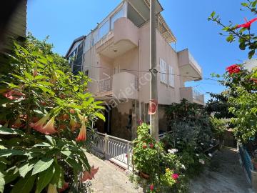 Aydınkent Sitesinde Bahçeli Deniz Manzaralı 3+1 Tripleks Villa