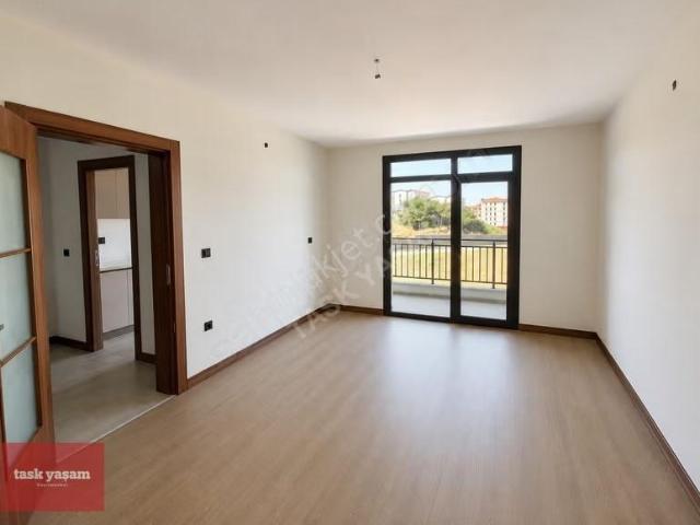 Aydınlı 627 Konutları'nda 3+1 Kiralık Daire