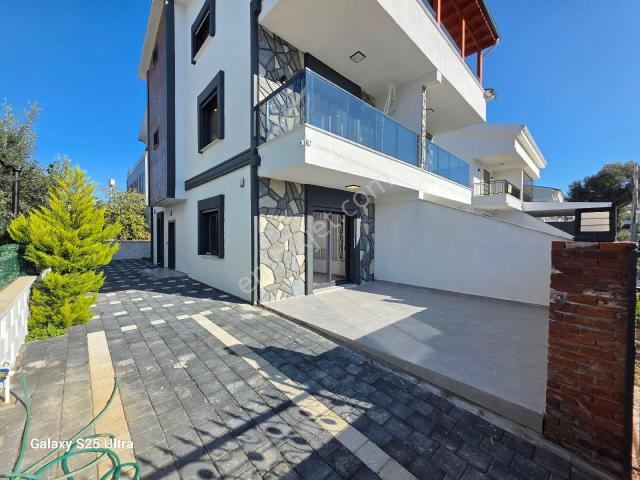 Aydınlık Didim Hisar Mahallesinde Satılık Tripleks Villa