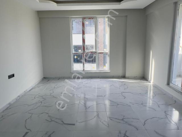 Aydınlık Emlaktan Cerrahta Satılık 2+1 Asansörlü Sıfır Daire