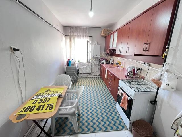 Aydınlık Evler Mah. De Yabancıya Uygun 2+1 Kiralık Zemin Kat Daire