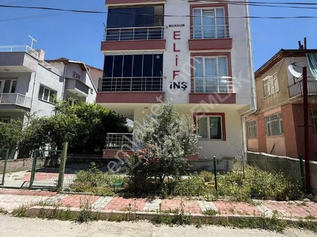 Aydınlıkevler Mahallesinde Kiralık Eşyalı Apart