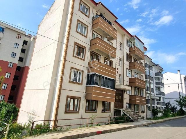Aydınlıkevler yeşiltepe Mh Sınırında Fırsat Satılık 3+1 Daire