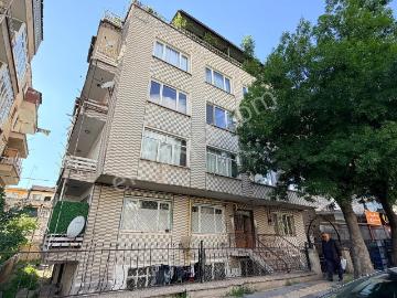 Aydınlıkevlerde Giriş Kat İçi Yapılı 2+1 Daire
