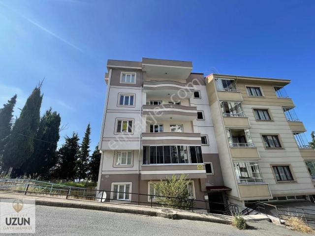 Aydınlıkevlerde Deniz Manzaralı Kiralık 2,5+1 Daire