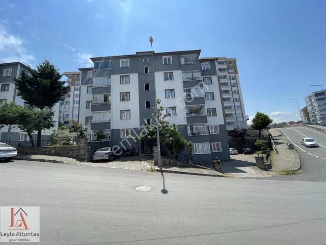 Aydınlıkevlerde Masrafsız Geniş Satılık 3+1 Daire