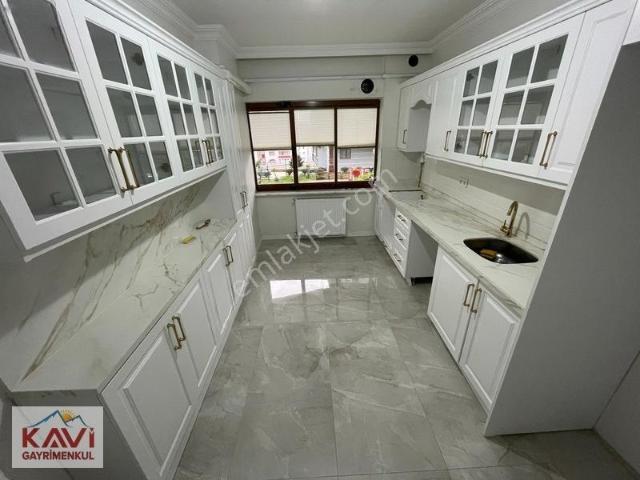 Aydınlıkevlerde Site İçinde Kiralık Daire / Kavi Gayrimenkulden