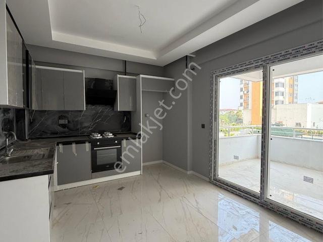 Aydınlar Mahallesi’nde Prestijli Sitede Havuzlu 3+1 Lüks Kiralık Daire