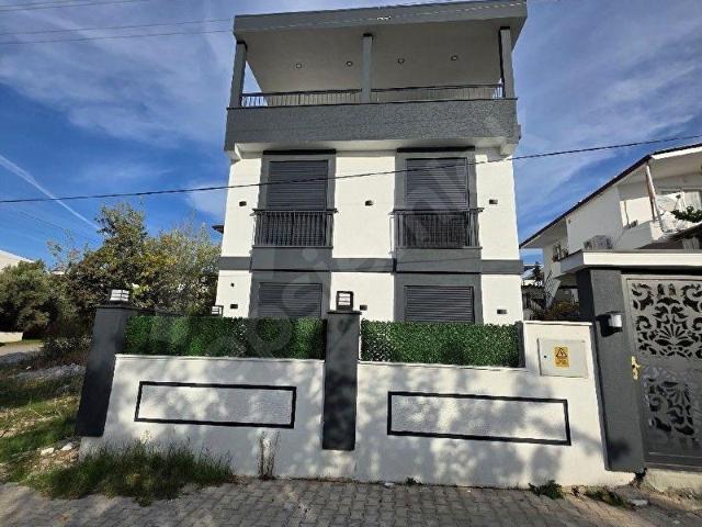 AYDIN DİDİM MERSİNDEREDE SAHİLE YÜRÜME MESAFESİNDE 3+1 TRİPLEKS VİLLA