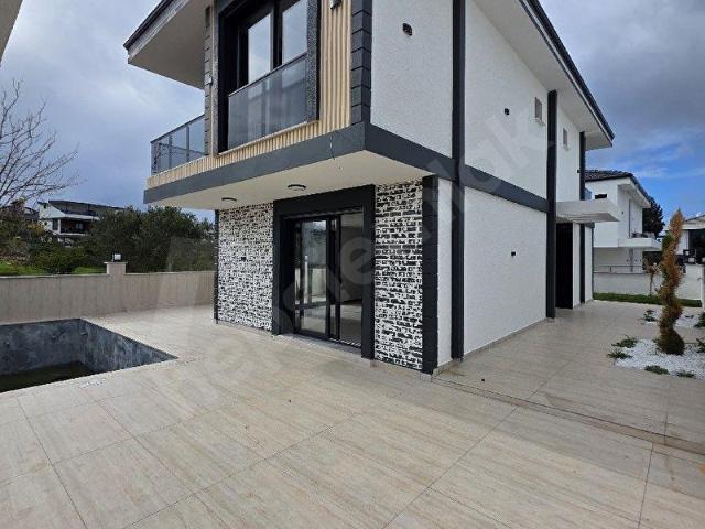 AYDIN DİDİM HİSAR MAHALLESİ'NDE SATILIK AYRI MUTFAK TAM MÜSTAKİL VİLLA