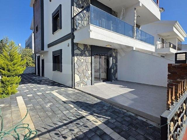 AYDIN DİDİM HİSAR MAHALLESİ'NDE SATILIK ÖN CEPHE 3+1 DENİZ MANZARALI TRİPLEKS VİLLA