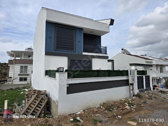 AYDIN DİDİM HİSAR MAHALLESİ'NDE SATILIK ÖN CEPHE TRİPLEX VİLLA
