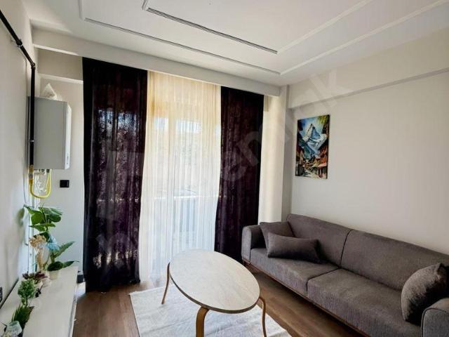 AYDINLIK CADDESİNDE HAVUZLU SİTE İÇİ SIFIR EŞYALI KİRALIK 1+1