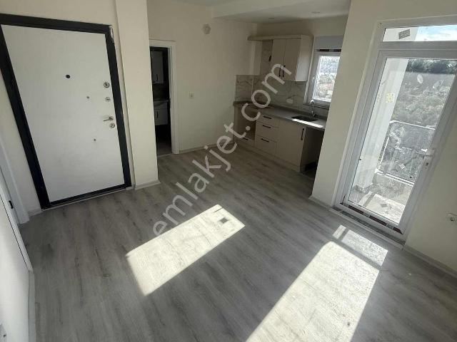 Aydoğmuş Mah Katta Sıfır 1+1 Kiralık Daire