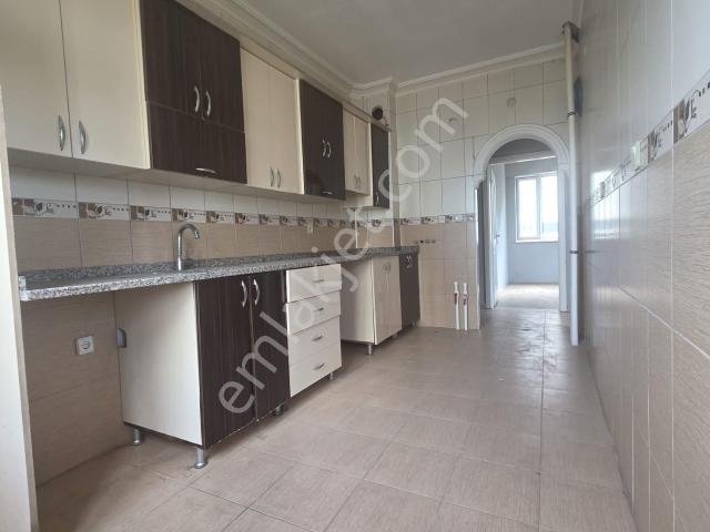 Aydoğmuş Mahallesinde Ayrı Mutfaklı 2+1 Kiralık