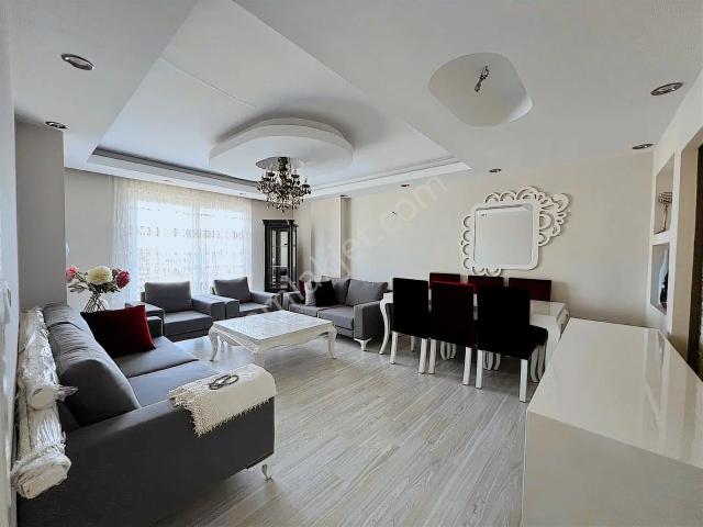 Aydoğan Emlak'tan Eşyalı Kiralık 3+1 Temiz Ve Geniş Daire