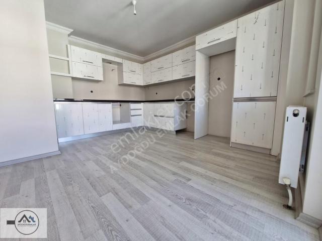 Aydoğdu'dan Şenyurt Migros Üstü 3+1 3.kat Ful Yapılı Sıfır Daire