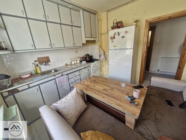 Aydoğdu'dan Kakaç Okulu Civarı 3+1 Daire 100m² Ara Kat Masrafsız