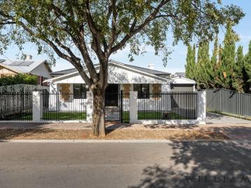 AYER OF SOPHISTICATION | A Remarkable Bungalow Recast as an Architectural Modern Marvel