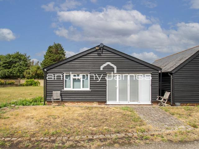 Ayers Place BR8Sunnyside Ayres Place BR8, 2 bed bungalow to rent, £1,250 pcm | PrimeLocation