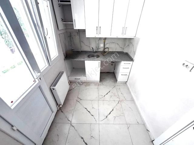 Aygül'den Akçay Altınkum'da Pazarın İçi'nde Doğalgazlı Ayrı Mutfaklı Masrafsız 2+1 Kiralık Daire