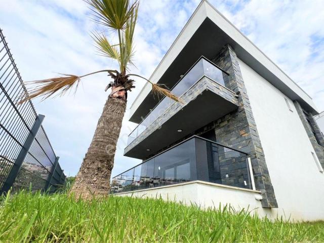 Aygülden Bir Kaçmaz Fırsat Daha Pelitköy'de Sıfır Nezih Site İçi Muhteşem Deniz Mnz 4+1satılık Villa