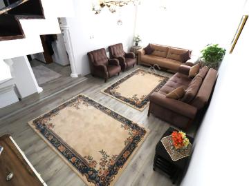 aygül'den Edremit Hamidiye'de Ön Cephe Ayrı Mutfak Doğalgazlı Otoparklı 4+1 Satılık Müstakil Villa
