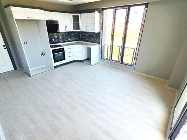 AYGÜL'DEN KADIKÖY'DE SIFIR ÖN CEPHE YERDEN ISITMALI ASANSÖRLÜ KAPALI OTOPARKLI 1+1 SATILIK DAİRE