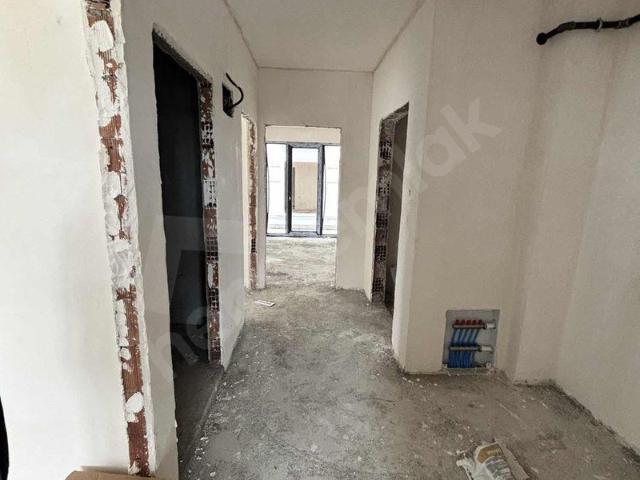 ÇAYIROVA AKSE'DE GENİŞ VE FERAH 2+1 ARAKAT