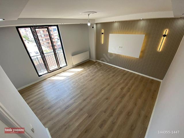 ÇAYIROVA İNÖNÜ BOSNA CADDESİNE YAKIN SATILIK 3+1 DUBLEX DAİRE
