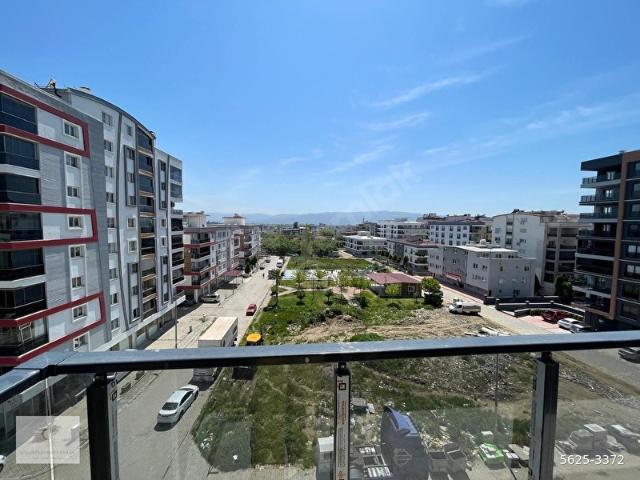 AYKUT OZAN CAD. ÜZERİ KÖŞE KONUMLU ÖNÜ AÇIK LÜKS 3+1 SATILIK DAİRE