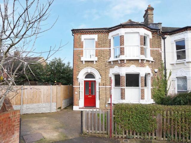 Aylward Road, Forest Hill, London, SE23 3 bed flat to rent £2,250 pcm £519 pw