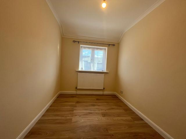 Aylesbury Crescent,Slough,SL1